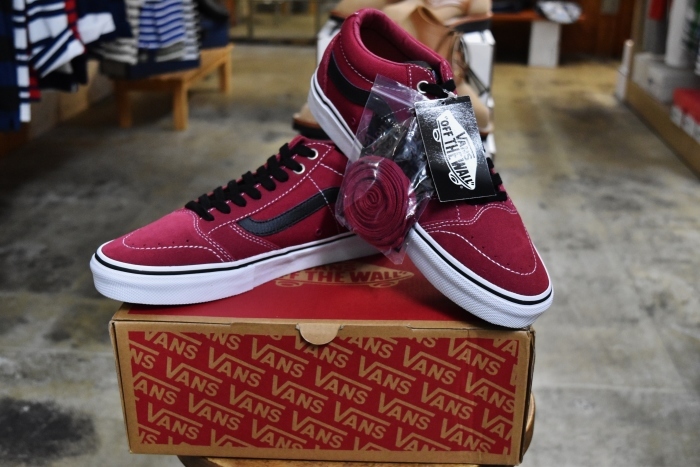 久々の海外VANS! TNT 稀少な限定モデルです!!_d0152280_08391662.jpg