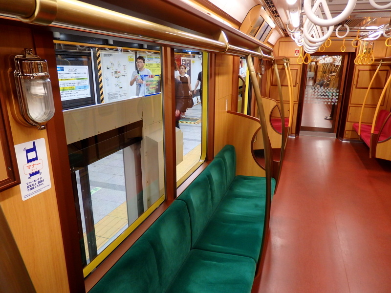 銀座線のレトロ調電車 東奔北走 銀座線のレトロ調電車 東奔北走