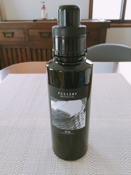 見た目おしゃれな 柔軟剤に出会った Fullely Botanical No2 かおイチゴ