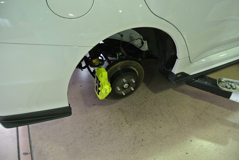 WRX STIのタイヤを観察_f0076731_14013446.jpg