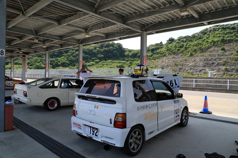WRX STIのタイヤを観察_f0076731_16033805.jpg