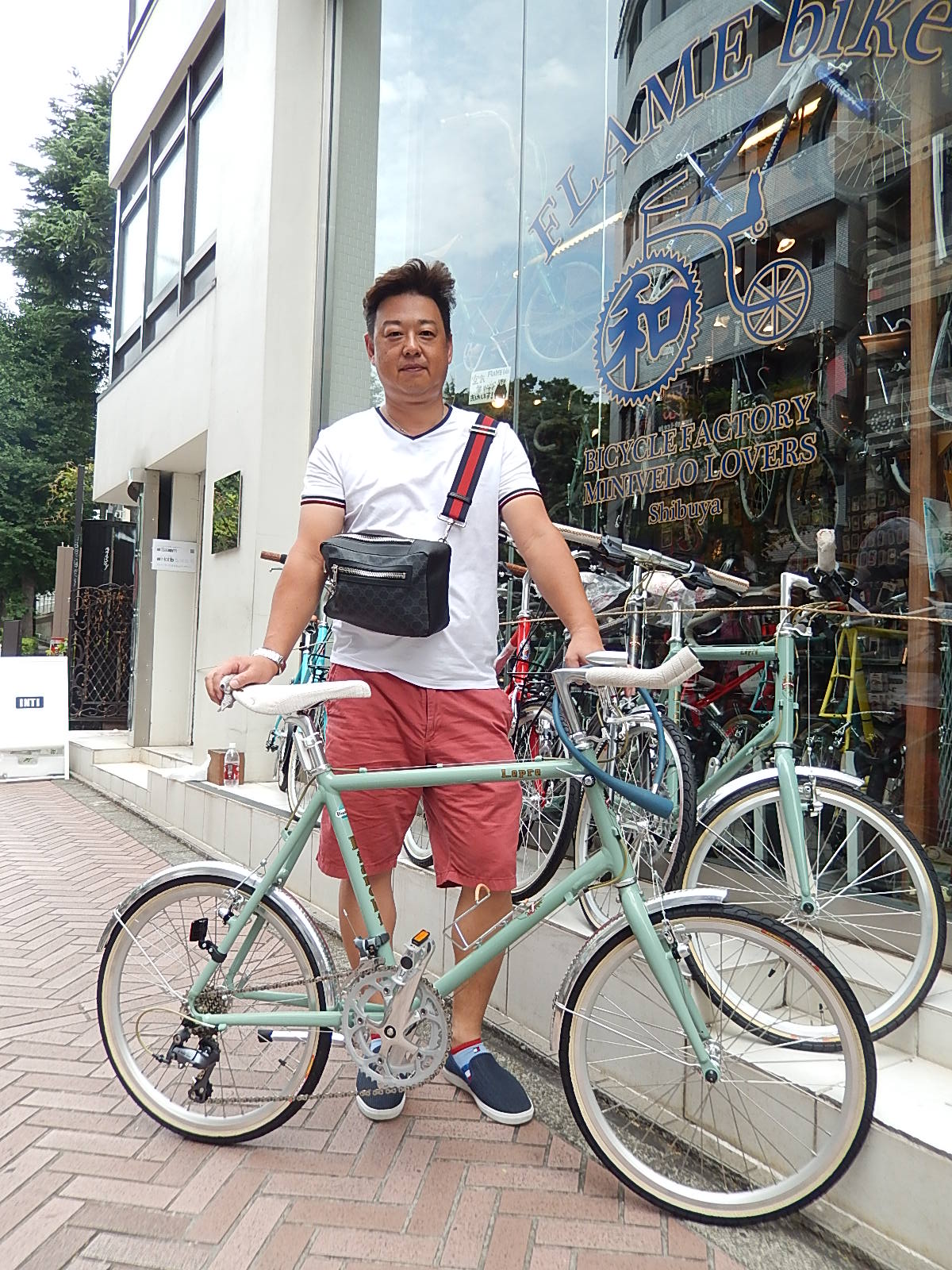 7月29日 渋谷 原宿 の自転車屋 FLAME bike前です_e0188759_1917364.jpg