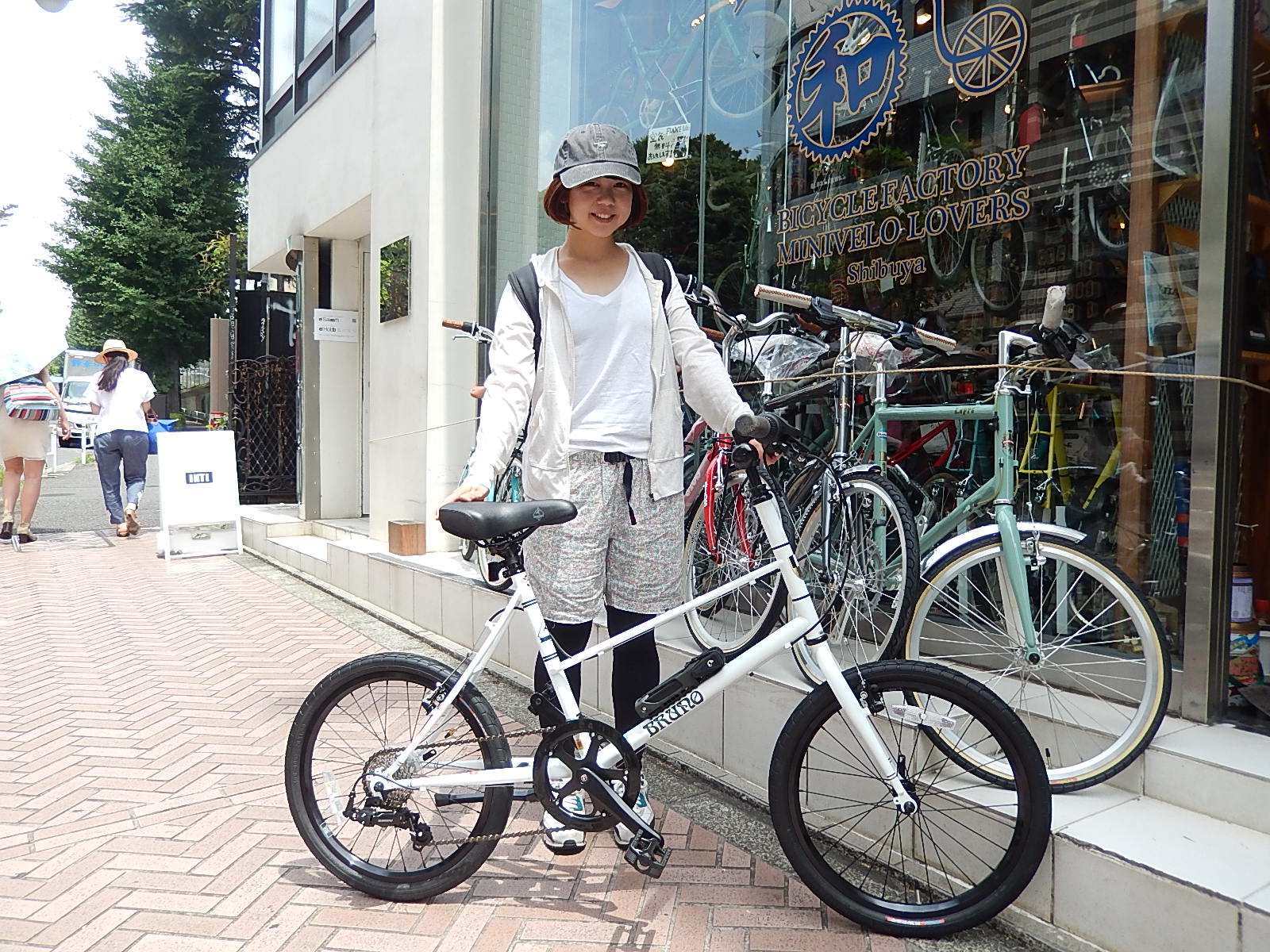7月29日　渋谷　原宿　の自転車屋　FLAME bike前です_e0188759_1919240.jpg