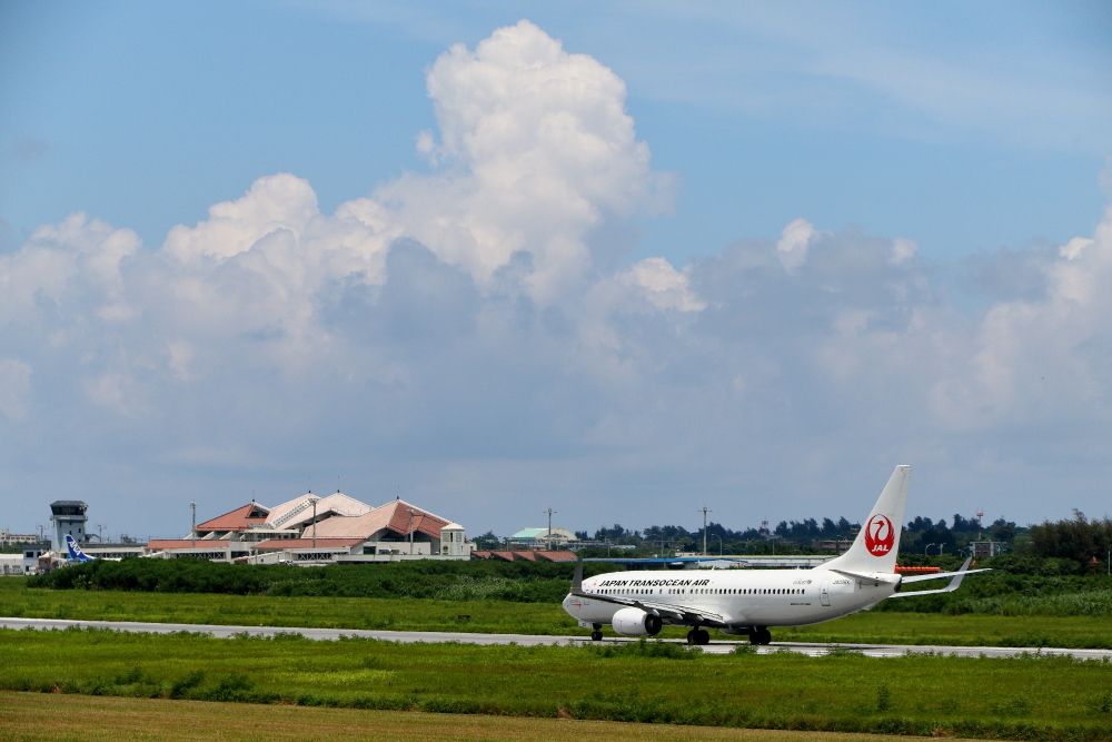 2017宮古空港 その2 JTA B737-800のタキシングとテイクオフ_e0204891_19275828.jpg