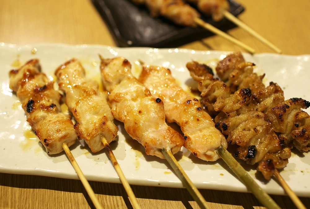 伊勢崎市 鳥放題 伊勢崎店 ６３品食べ放題スタンダードコース 焼まんじゅうを食らう