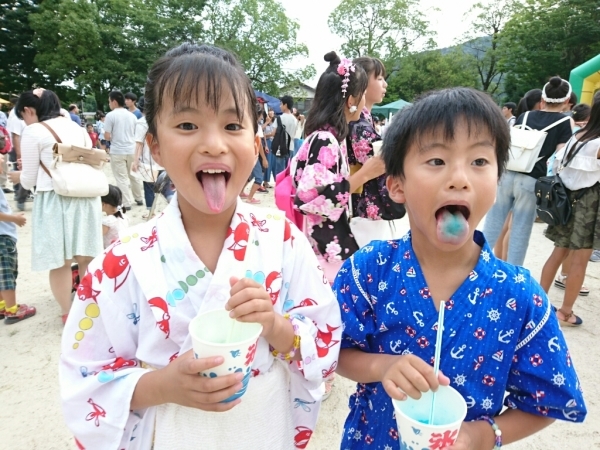 お祭りと雨と青一点_f0354827_21202742.jpg