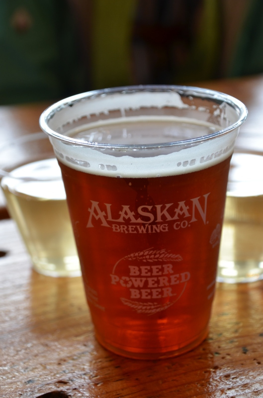 ジュノーの顔とも言えるお店で楽しいランチ「TRACY\'S KING CRAB SHACK」：2017ルビープリンセスアラスカクルーズ8_f0054556_23115198.jpg