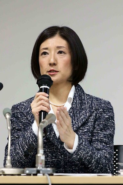 ジョーク一発:「女は主婦が一番」「女に政治は無理」「女は子宮で考える」やっぱりサザエさんは愉快だな!?_a0348309_08193420.jpg