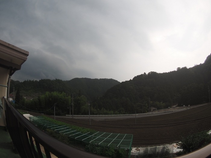 晴れ時々薄曇りのち雨のち曇り_c0116915_23224931.jpg