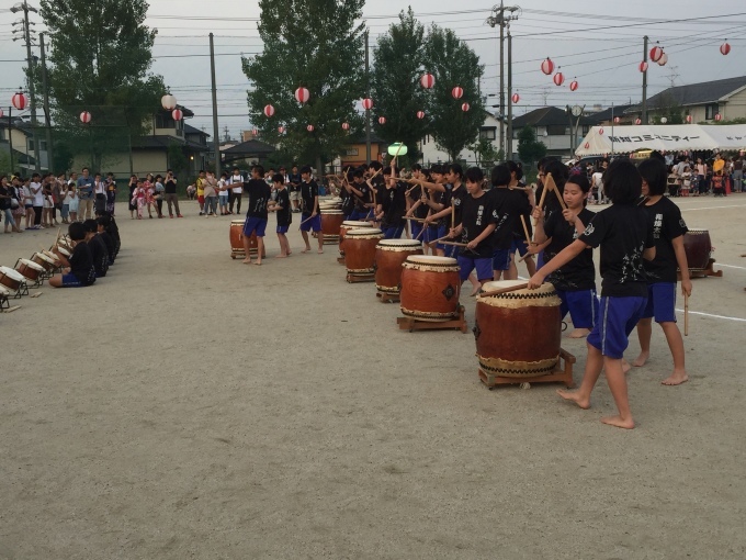 翔燦太鼓クラブが新知盆踊り大会で演奏披露_b0160282_16351611.jpg