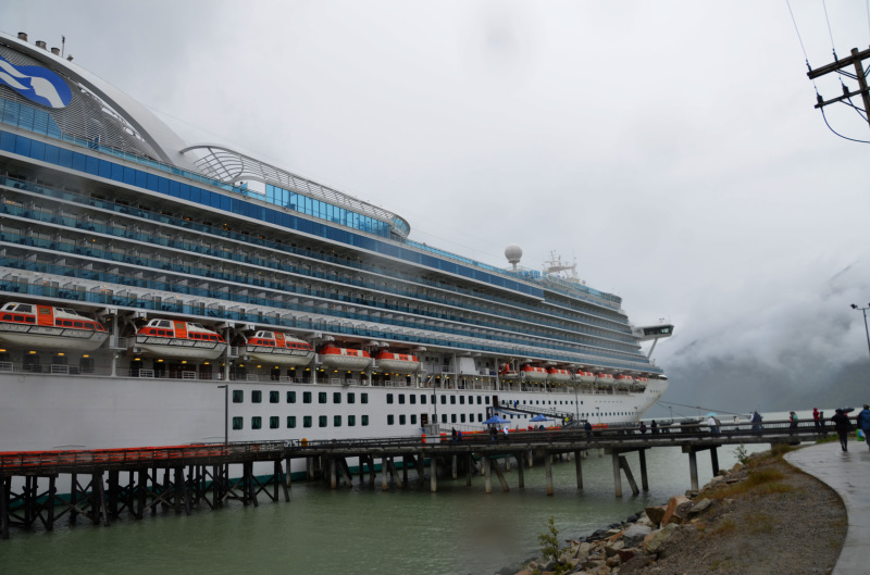 7月11日（火）すべては霧の中のスキャグウエイ：2017ルビープリンセスアラスカクルーズ10_f0054556_11573718.jpg