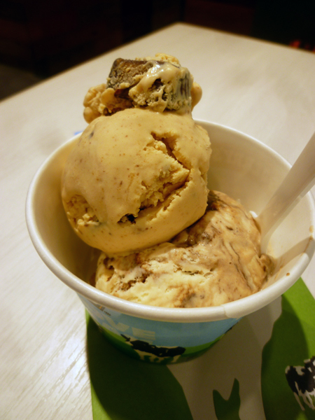【閉店】Ben & Jerry\'s (ベン&ジェリーズ) 表参道ヒルズ店_c0152767_22411211.jpg