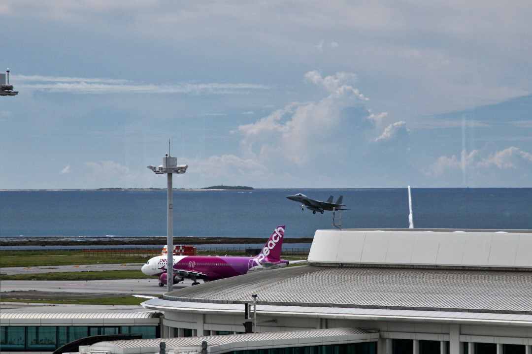 沖縄周遊の旅・・・軍用機(その５)_e0071967_17272481.jpg