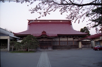 2005/5GW 青森怪所めぐり~梵珠山、三内丸山遺跡、恐山、日本中央の碑、キリストの墓、大石神ピラミッド、仏ヶ浦遠景ほか(暫定報告書)携帯デジカメ版_b0116271_17414444.jpg