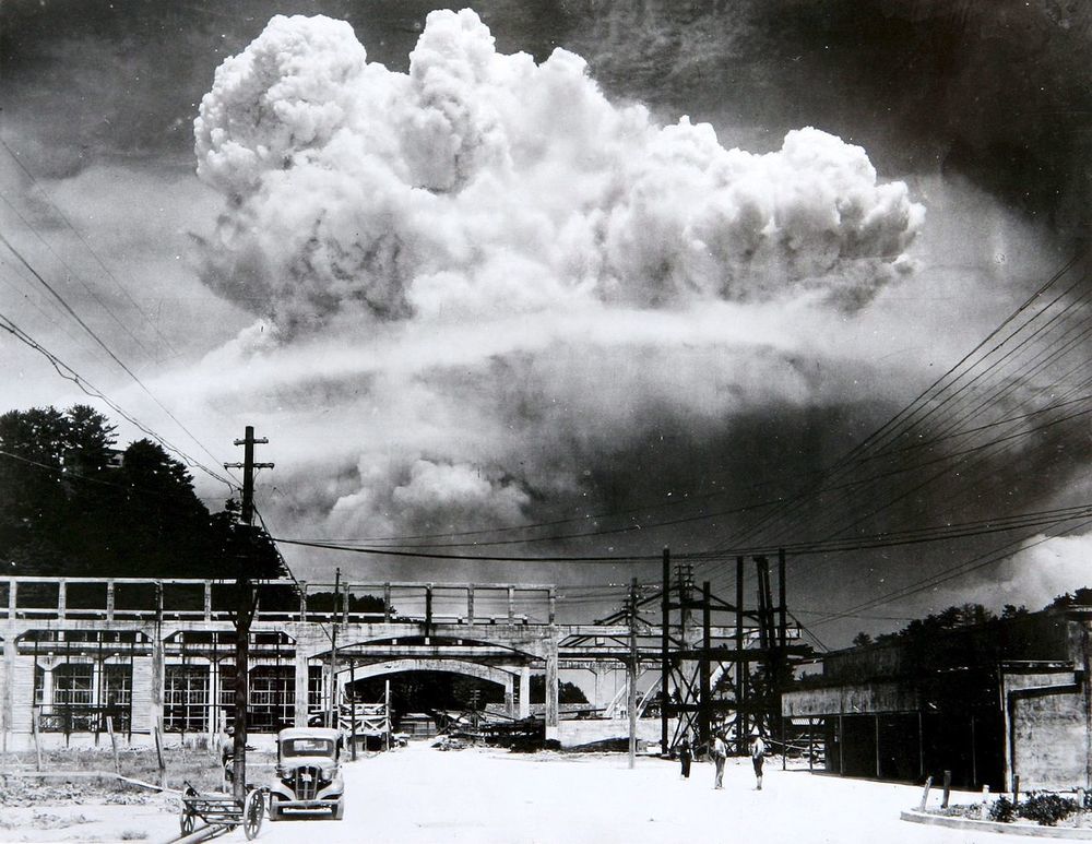 On 9 August 1945, an atomic bomb was dropped in Nagasaki at 11:02_b0207491_18424118.jpg