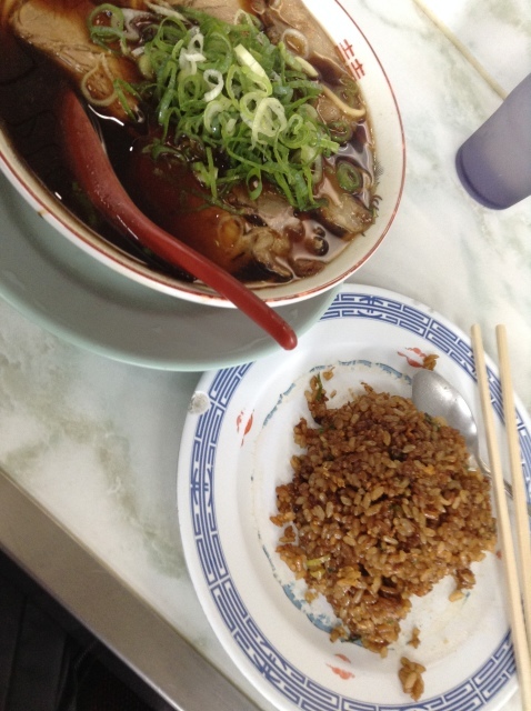 京都の老舗”新福菜館”はラーメンだと思うと間違うで。_a0334793_01135568.jpg