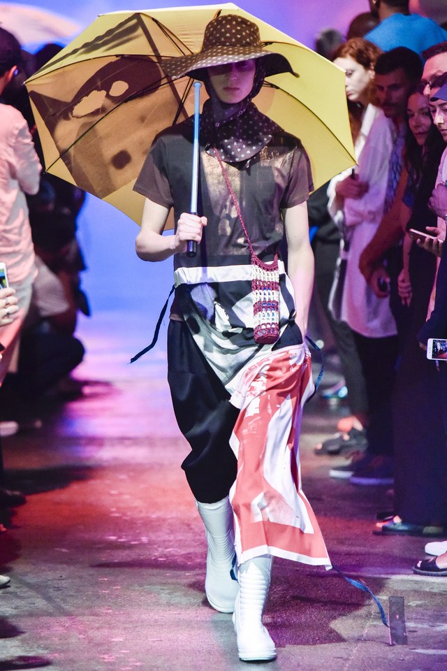 2018SS コレクション着用 メッセージパンツ