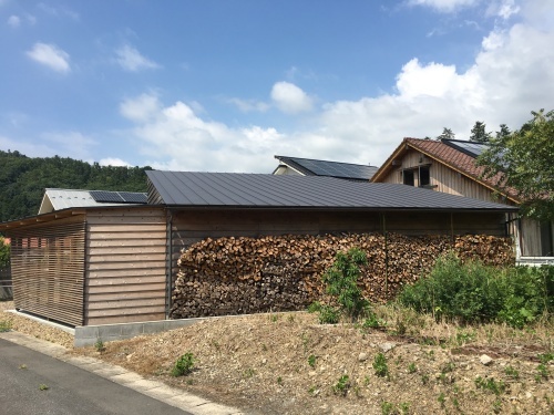 低くても温かな壁。_d0087595_10525460.jpg