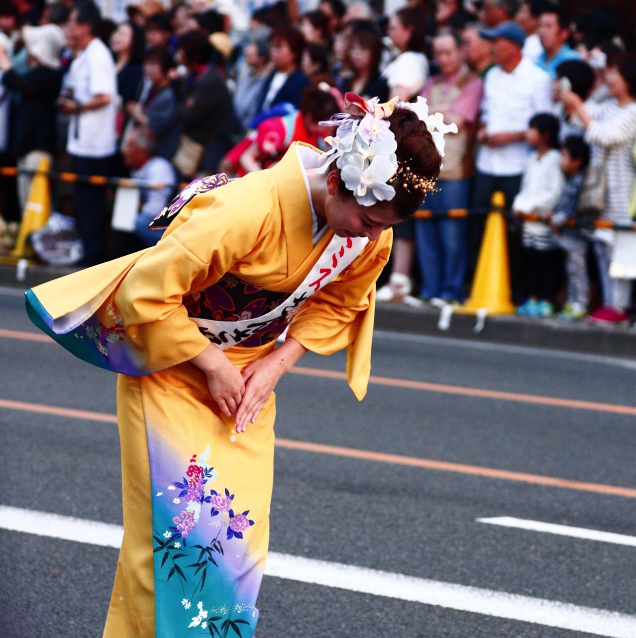 2017ミスさんさ髪飾り…着物がシンプルでしたので華やかにしました_a0123133_13462428.jpg