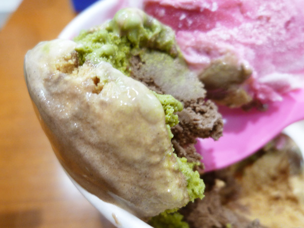 サーティワンアイスクリーム 池袋店_c0152767_22232166.jpg