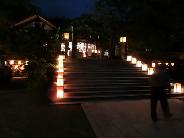 宇多須神社の夏祭りと夜の東山 金沢 馬と猫 おまけに車