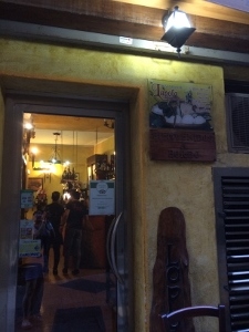 2016年イタリア サルデーニャ紀行 カリアリの郷土菓子店_a0059035_21560998.jpg