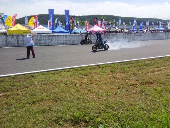 a0315448_06551880.jpg