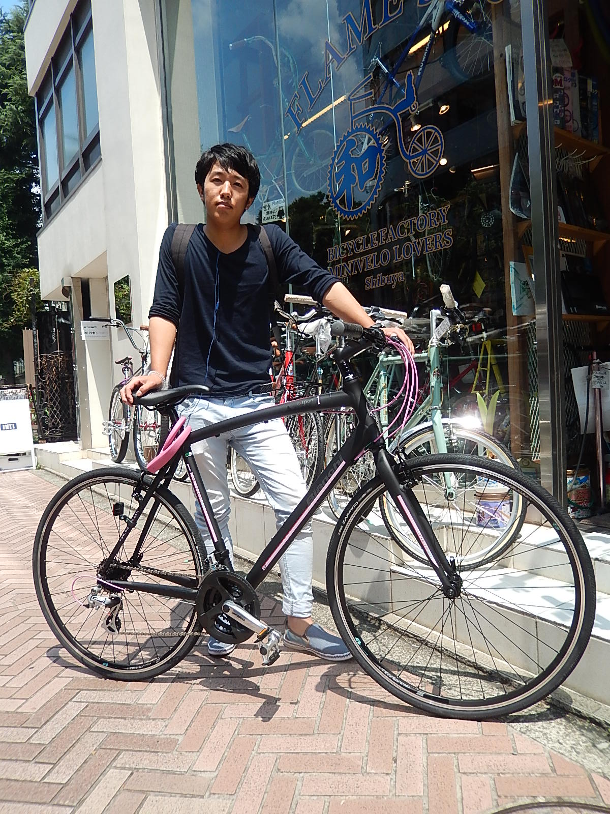 8月6日　渋谷　原宿　の自転車屋　FLAME bike前です_e0188759_18503867.jpg