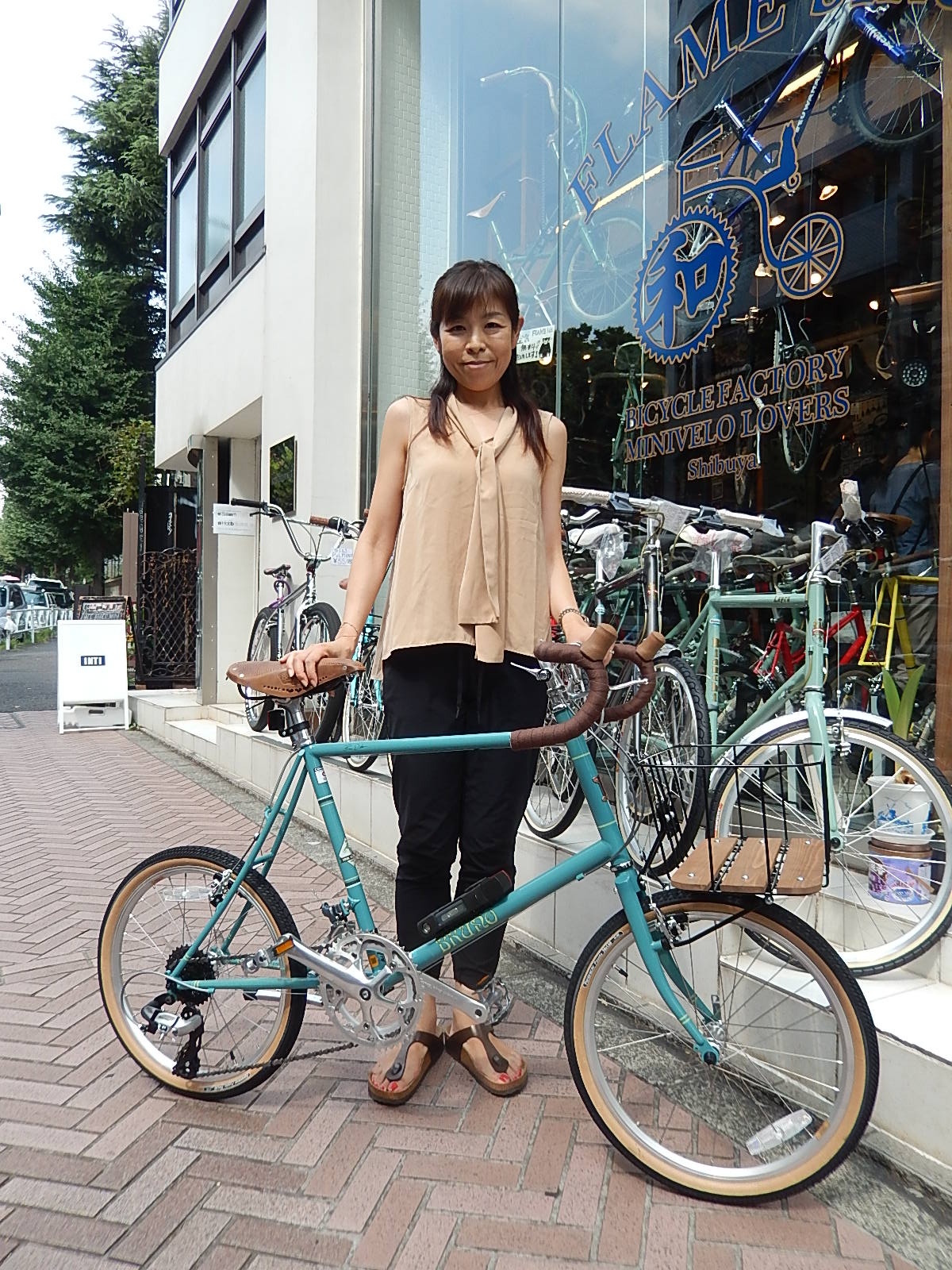 8月6日　渋谷　原宿　の自転車屋　FLAME bike前です_e0188759_18522526.jpg
