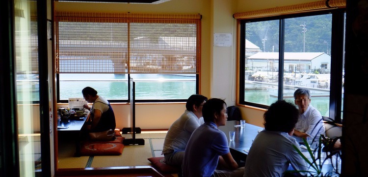 「帰りたくなくなる島、隠岐の島へ! 隠岐そば、和カフェ、神社巡り」_a0000029_1273178.jpg