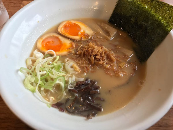 富山（高岡）：ラーメンさむらい　「特製とんこつラーメン」_b0089578_16205714.jpg