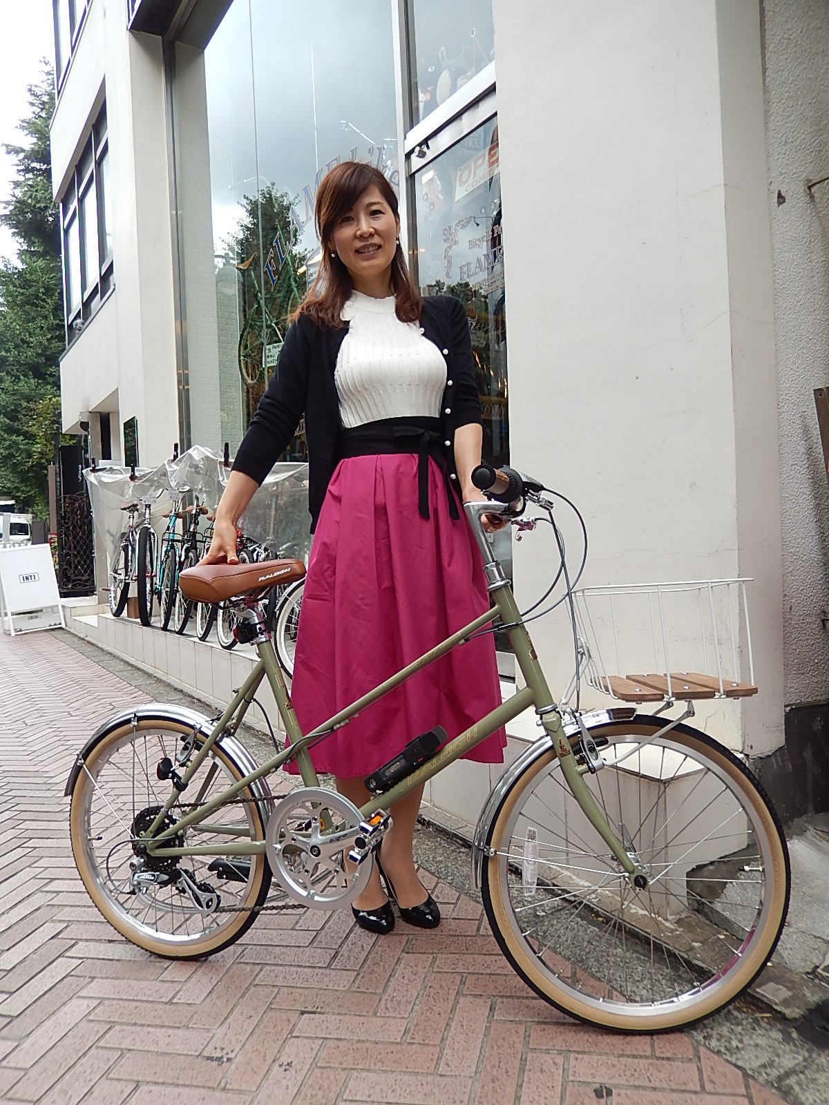 8月8日　渋谷　原宿　の自転車屋　FLAME bike前です_e0188759_182358100.jpg