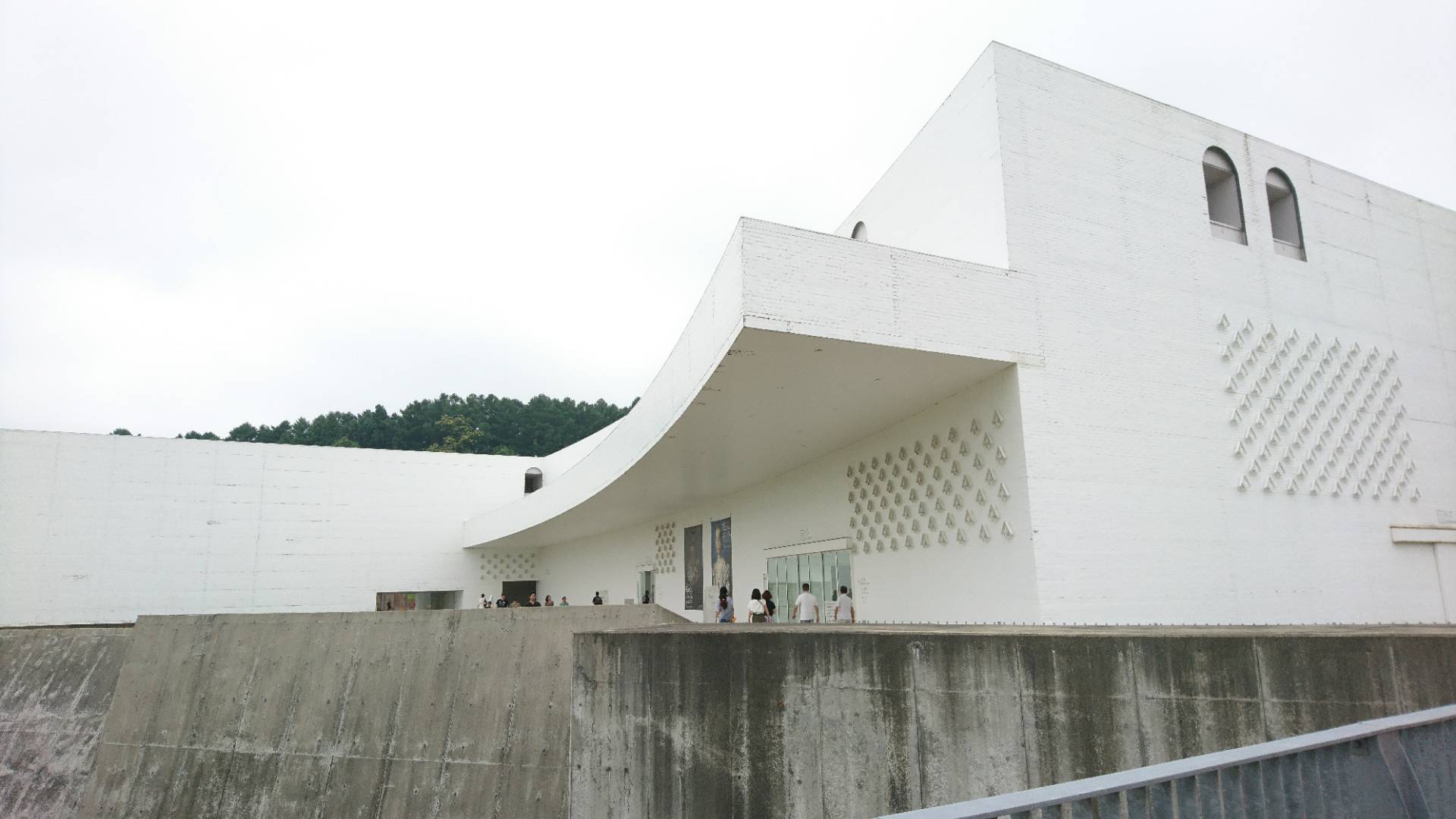 夏輝津軽 参・奥入瀬渓流、三内丸山遺跡、青森県立美術館_c0002171_22515560.jpg