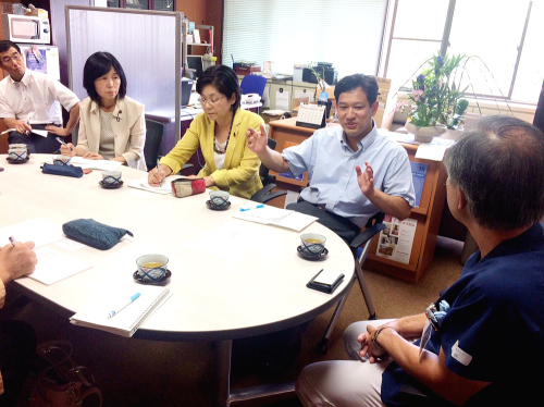 小児医療充実へ 多摩北部医療センターの院長と懇談_b0190576_03173349.jpg