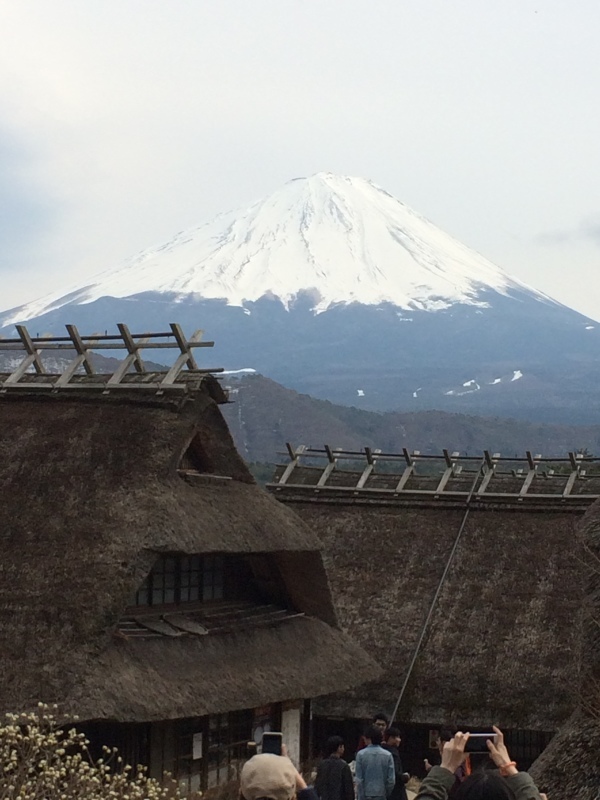 古民家と富士山の雄姿_a0373829_12272110.jpg