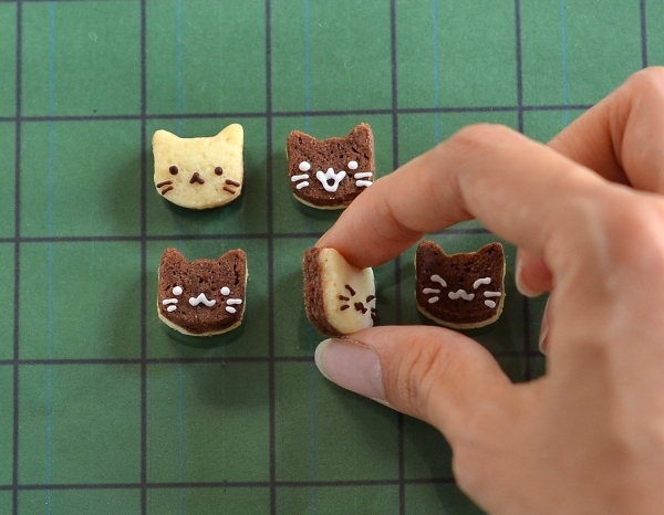 世界猫の日　猫オセロクッキー　　Homemade Cat\'s Othello Cookies on International Cat Day_d0025294_13083239.jpg
