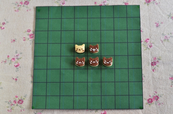 世界猫の日　猫オセロクッキー　　Homemade Cat\'s Othello Cookies on International Cat Day_d0025294_13091482.jpg