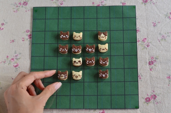 世界猫の日　猫オセロクッキー　　Homemade Cat\'s Othello Cookies on International Cat Day_d0025294_13134348.jpg