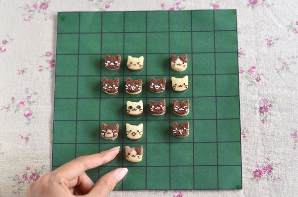 世界猫の日　猫オセロクッキー　　Homemade Cat\'s Othello Cookies on International Cat Day_d0025294_13142289.jpg