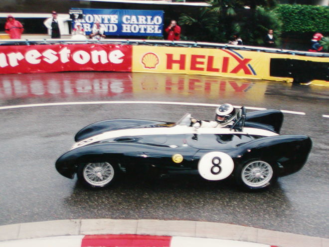 スポーツカーとしてのフェラーリの魅力_a0129711_14212796.jpg