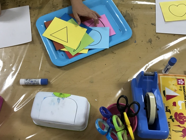 小学校受験　年中、年長　絵画、制作　スケッチブック 今日の年中クラスの作品 森の中の昆虫達🐜🐞🪲 たくさん描けまし