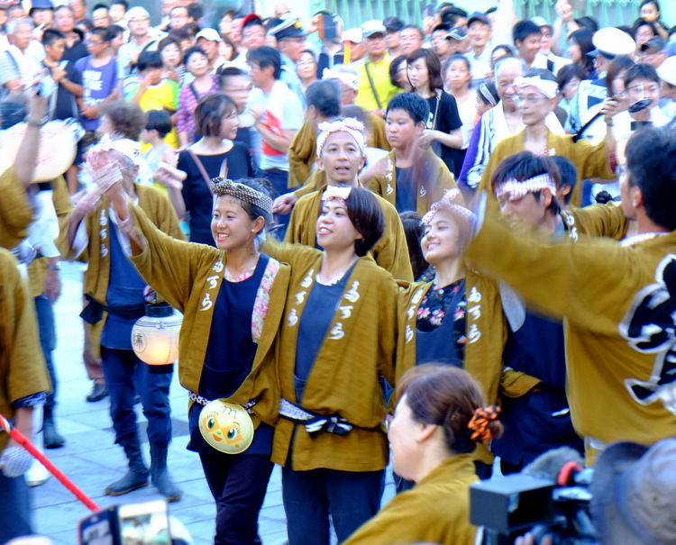 「三重県桑名市 400年続く奇祭、石取祭」_a0000029_1559137.jpg