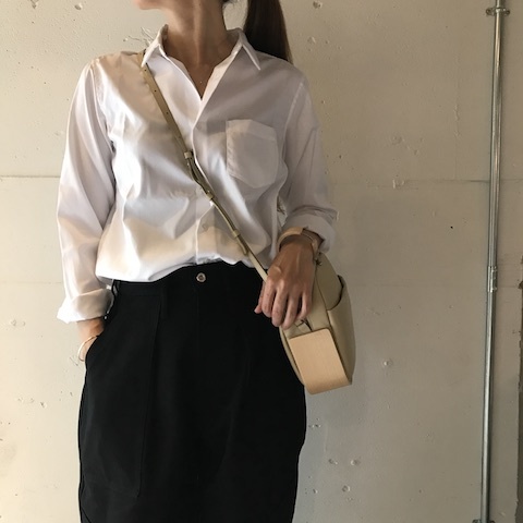 くろ と しろ パンツ と シャツ_d0364239_16320659.jpg