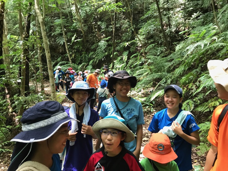 わんぱく冒険学校D〔３日目〕ヒカゲヘゴ、リュウキュウルリモントンボ、オキナワギセル、アカヒゲ、たくさんの生き物と出会えた森探検でした。_d0363878_12435189.jpg