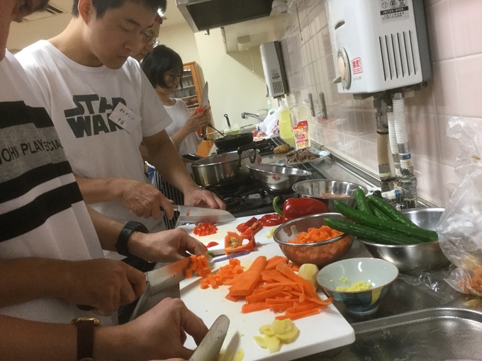 日曜朝教室 作ろうあなたの国の料理_e0175020_2125454.jpg