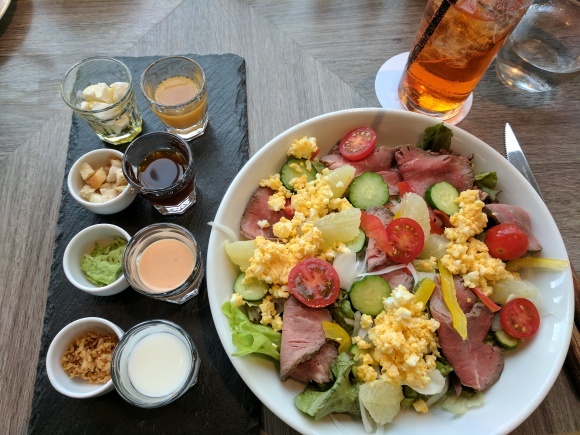 日本出張 08 17 おしゃれサラダランチとネギ焼き 新大阪 カリフォルニアよりひらめきレシピと日々のあれこれ