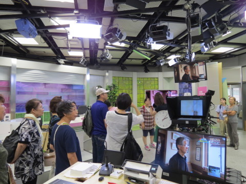テレビの仕事や募金について学びました!_b0159251_13275779.jpg