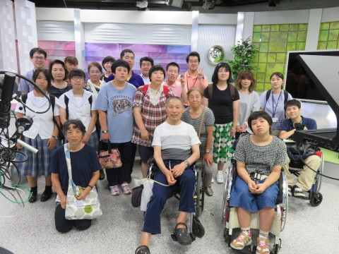 テレビの仕事や募金について学びました!_b0159251_13311319.jpg