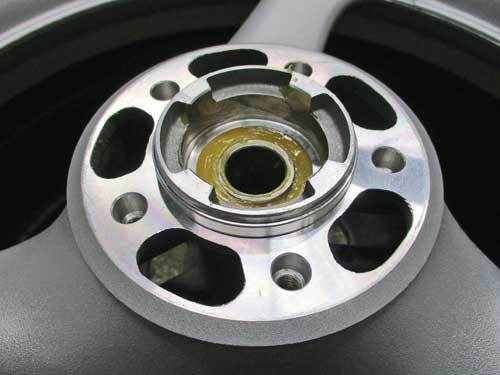 M本サン号 GSX-R1100（GV73A/M型）のホイール＆タイヤ交換・・・(^^♪_c0086965_01445324.jpg