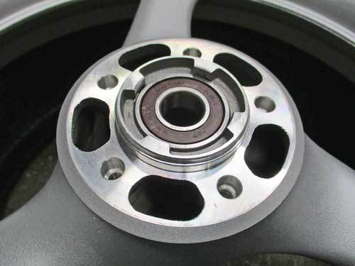 M本サン号 GSX-R1100(GV73A/M型)のホイール&タイヤ交換・・・(^^♪_c0086965_01445326.jpg